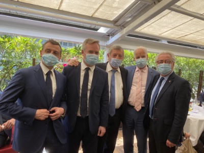 De g à d : Hervé Dijols, Jean-Baptiste Lemoyne, Roland Héguy, Alain Griset et Didier Chenet. De g à d : Hervé Dijols, Jean-Baptiste Lemoyne, Roland Héguy, Alain Griset et Didier Chenet.