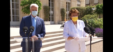 Les ministres Alain Griset et Roselyne Bachelot ce matin après la réunion avec les représentants des discothèques et de la culture. Les ministres Alain Griset et Roselyne Bachelot ce matin après la réunion avec les représentants des discothèques et de la culture.