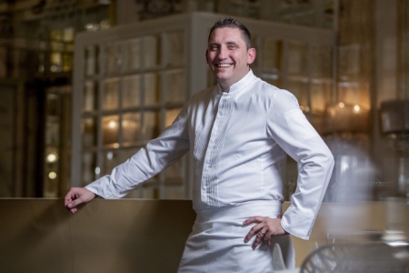 Dominique Lory, chef exécutif du restaurant Le Louis XV-Alain Ducasse à l'Hôtel de Paris à Monaco.