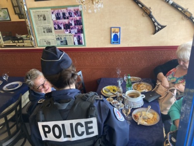 Plus de 200 personnes ont été contrôlées lors d'une opération de la police parmi les restaurateurs calaisiens le 19 août. Plus de 200 personnes ont été contrôlées lors d'une opération de la police parmi les restaurateurs calaisiens le 19 août.