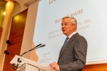 Bruno Le Maire, ministre de l'Économies, des Finances et de la Relance : 'i nous devons trouver des solutions au cas par cas, nous les trouverons pour qu'il y ait un accord entre le banquier et le débiteur, sous l'autorité de l'État.'
