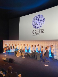 Catherine Quérard, Didier Chenet et Hervé Dijols, entourés de la nouvelle équipe du GHR. Catherine Quérard, Didier Chenet et Hervé Dijols, entourés de la nouvelle équipe du GHR.
